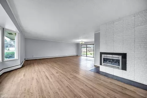 Living - 2128 E 35th Ave, Spokane, WA 99203 photo 1 of 7
