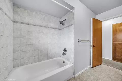 Bath - 2128 E 35th Ave, Spokane, WA 99203 photo 3 of 4