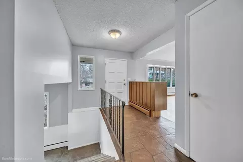 Entry Way - 2128 E 35th Ave, Spokane, WA 99203 photo 1 of 1