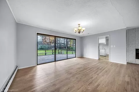 Living - 2128 E 35th Ave, Spokane, WA 99203 photo 5 of 7