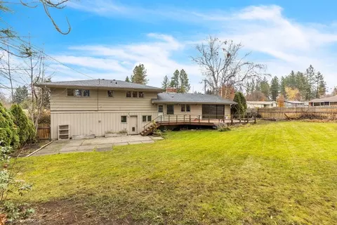 Exterior - 2128 E 35th Ave, Spokane, WA 99203 photo 4 of 6