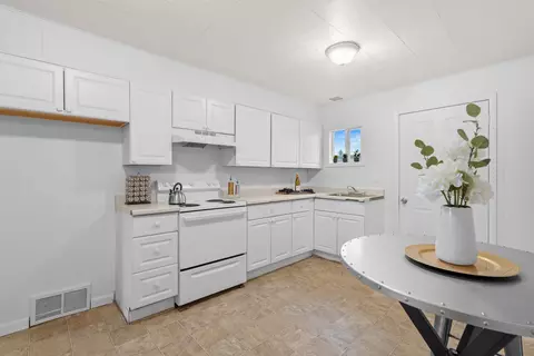 Kitchen - 420 E Sanson Ave, Spokane, WA 99207 photo 2 of 4