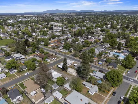 View/Area - 420 E Sanson Ave, Spokane, WA 99207 photo 4 of 8