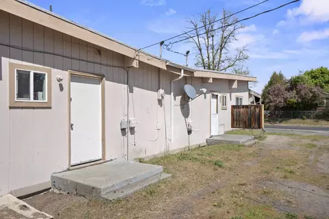 Exterior - 420 E Sanson Ave, Spokane, WA 99207 photo 4 of 6