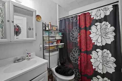 Bath - 420 E Sanson Ave, Spokane, WA 99207 photo 2 of 2