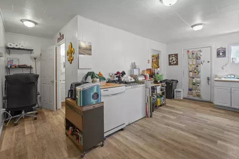 Kitchen - 420 E Sanson Ave, Spokane, WA 99207 photo 4 of 4