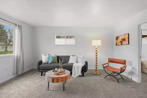 Living - 420 E Sanson Ave, Spokane, WA 99207 photo 1 of 6