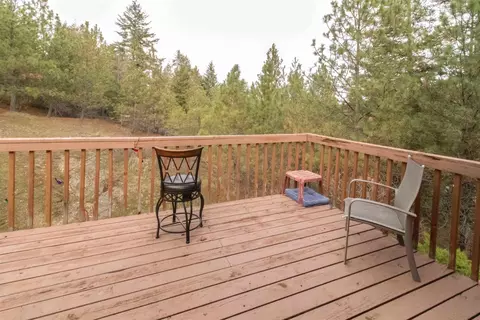 Exterior - 12816 E Apache Pass Rd, Spokane, WA 99206 photo 5 of 13