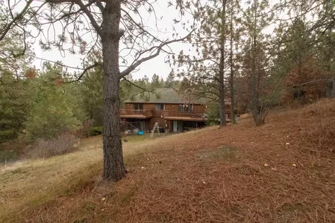 Exterior - 12816 E Apache Pass Rd, Spokane, WA 99206 photo 11 of 13