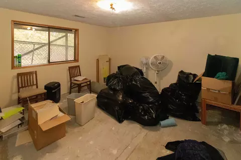 Bedroom - 12816 E Apache Pass Rd, Spokane, WA 99206 photo 5 of 5