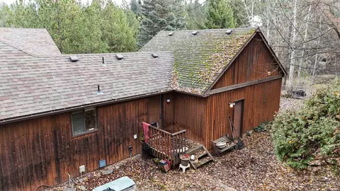 Exterior - 12816 E Apache Pass Rd, Spokane, WA 99206 photo 2 of 13