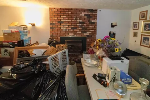 Living - 12816 E Apache Pass Rd, Spokane, WA 99206 photo 4 of 4