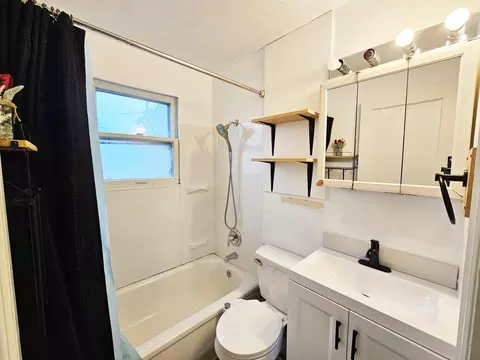 Bath - 1024 E Queen Ave, Spokane, WA 99207 photo 1 of 1