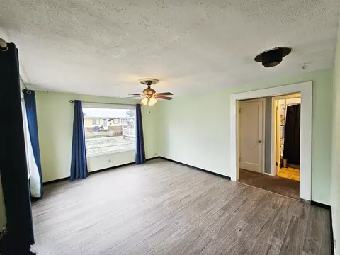 Living - 1024 E Queen Ave, Spokane, WA 99207 photo 2 of 4