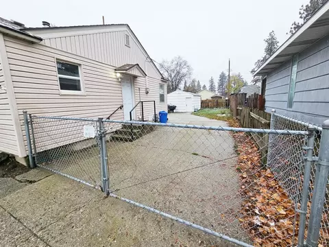 Exterior - 1024 E Queen Ave, Spokane, WA 99207 photo 3 of 3