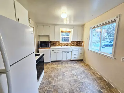 Kitchen - 1024 E Queen Ave, Spokane, WA 99207 photo 2 of 3