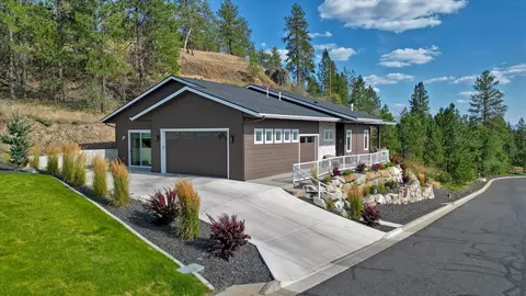 Exterior - 13622 N Eagle View Ln, Spokane, WA 99208 photo 3 of 3