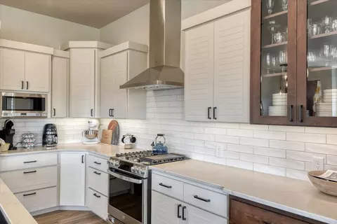 Kitchen - 13622 N Eagle View Ln, Spokane, WA 99208 photo 4 of 6