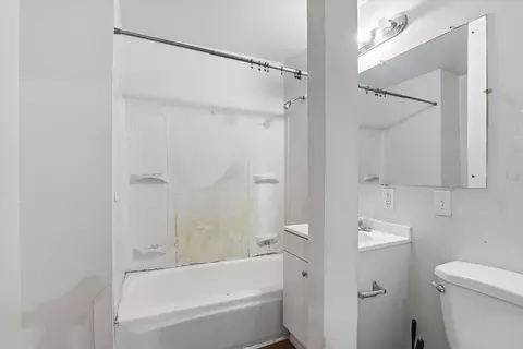 Bath - 312 E Baldwin Ave, Spokane, WA 99207 photo 1 of 2