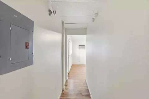 Entry Way - 312 E Baldwin Ave, Spokane, WA 99207 photo 1 of 1