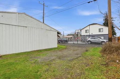 Exterior - 312 E Baldwin Ave, Spokane, WA 99207 photo 8 of 11