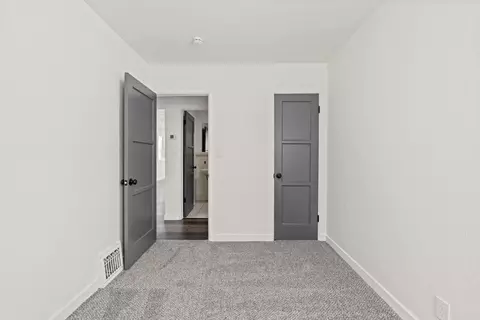 Bedroom - 5518 E Commerce Ave, Spokane, WA 99212 photo 4 of 7