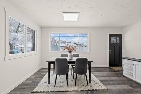 Dining - 5518 E Commerce Ave, Spokane, WA 99212 photo 2 of 5