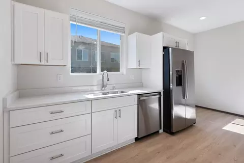 Kitchen - 1912 N Regal Rd, Spokane, WA 99207 photo 3 of 4