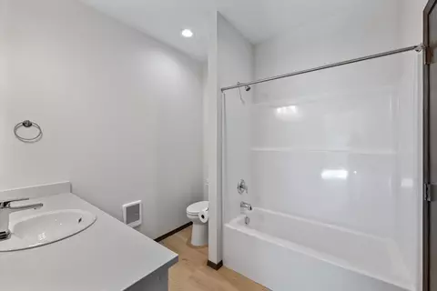 Bath - 1912 N Regal Rd, Spokane, WA 99207 photo 2 of 2