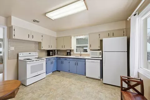Kitchen - 4135 E Frederick Ave, Spokane, WA 99217 photo 1 of 3