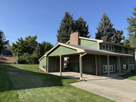 1714 4th St, Cheney, WA 99004