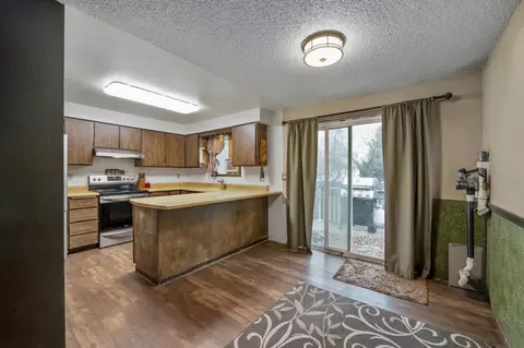 Kitchen - 11316 E Grace Ave, Spokane Valley, WA 99206 photo 4 of 4
