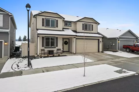 19537 E 3rd Ln, Greenacres, WA 99016