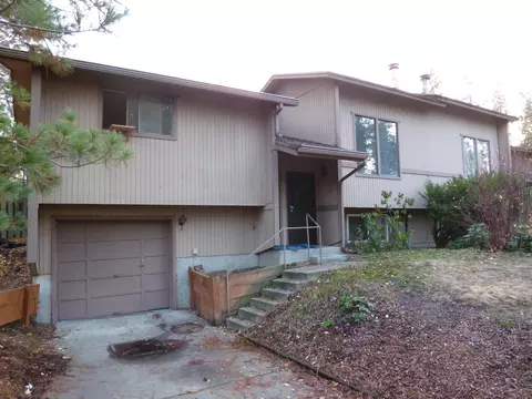 Exterior - 924 E Bedivere Dr, Spokane, WA 99218 photo 2 of 4