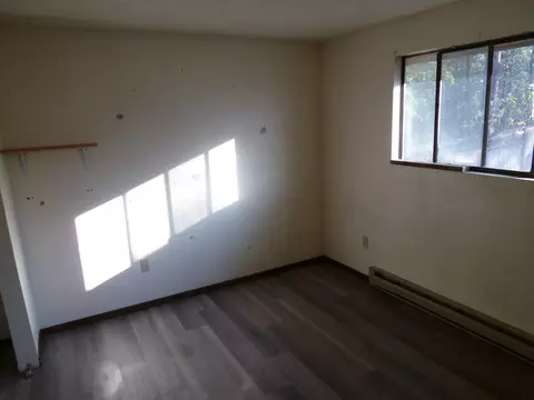 Bedroom - 924 E Bedivere Dr, Spokane, WA 99218 photo 2 of 2