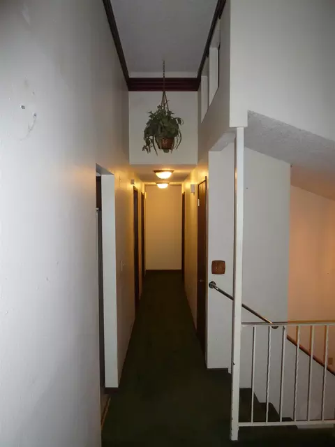 Entry Way - 924 E Bedivere Dr, Spokane, WA 99218 photo 1 of 2