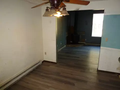 Living - 924 E Bedivere Dr, Spokane, WA 99218 photo 6 of 7