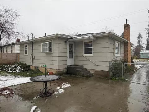 Exterior - 1027 E 37th Ave, Spokane, WA 99203 photo 7 of 7