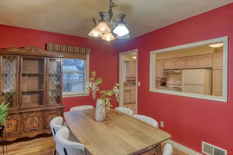 Dining - 1027 E 37th Ave, Spokane, WA 99203 photo 2 of 3
