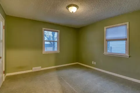 Bedroom - 1027 E 37th Ave, Spokane, WA 99203 photo 2 of 3