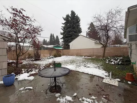 Exterior - 1027 E 37th Ave, Spokane, WA 99203 photo 5 of 7