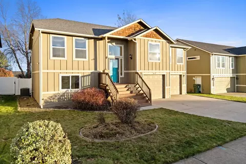 8410 N Palm Pl, Spokane, WA 99208
