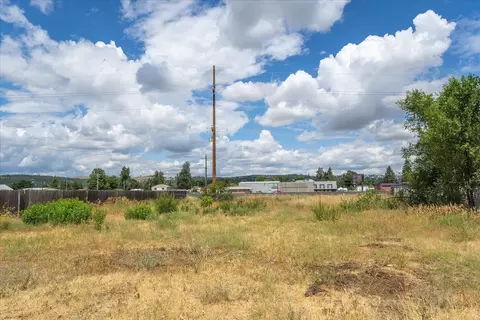 Exterior - 8209 E Knox Ave, Spokane Valley, WA 99212 photo 7 of 9