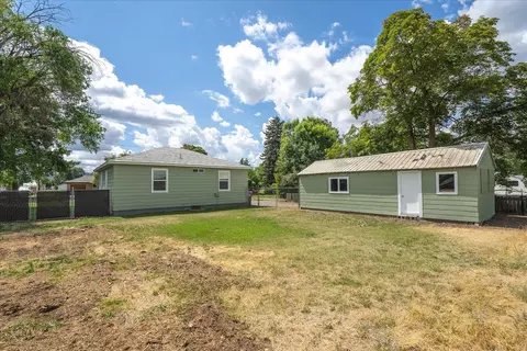 Exterior - 8209 E Knox Ave, Spokane Valley, WA 99212 photo 8 of 9