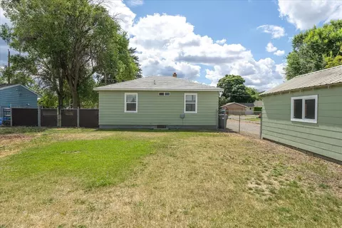 Exterior - 8209 E Knox Ave, Spokane Valley, WA 99212 photo 9 of 9