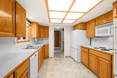 Kitchen - 9520 E Holman Rd, Spokane, WA 99206 photo 1 of 2