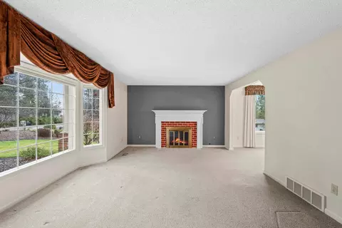 Living - 9520 E Holman Rd, Spokane, WA 99206 photo 1 of 7