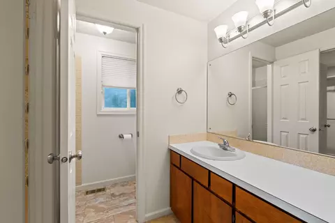 Bath - 9520 E Holman Rd, Spokane, WA 99206 photo 4 of 6