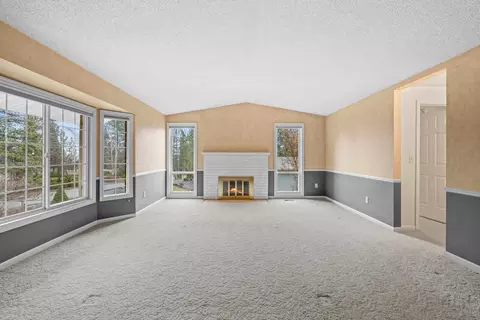 Living - 9520 E Holman Rd, Spokane, WA 99206 photo 6 of 7