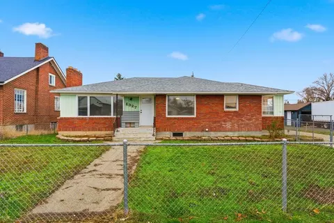 327 E Lacrosse Ave, Spokane, WA 99207